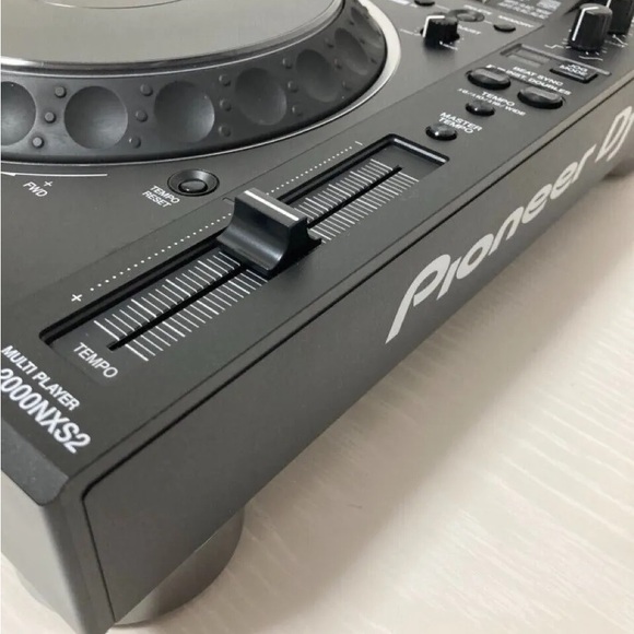 Pioneer CDJ 2000 NSX2 - Picture 8 of 10